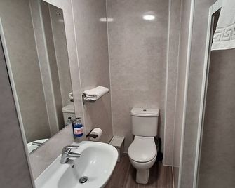 Stockwood Hotel - לאטון