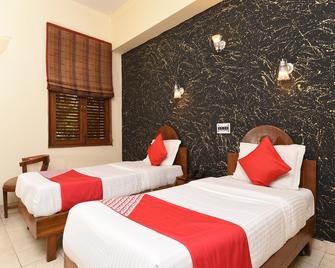 OYO 11265 Kapur Guest House - New Delhi - Bedroom