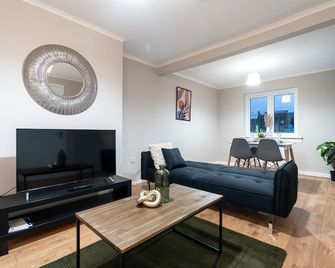 Kingswood - Bishopton - Living room