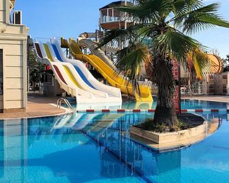 Sapanca Aqua Wellness Spa Hotel - Sapanca - Zwembad