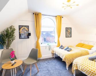 Open Mind Property - Ensuite Studio & Free Parking - Portsmouth - Bedroom