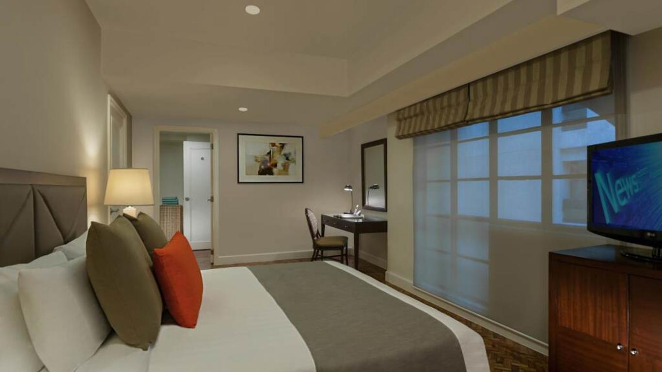 RedDoorz Premium at The Residences Olympia Makati