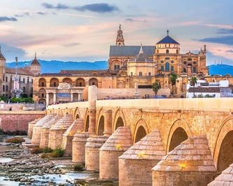Hostal Almanzor - Córdoba