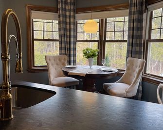 Estello Suites & Spa - Lac-Mégantic - Dining room