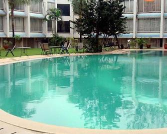Sandy Resort - Daman - Pool