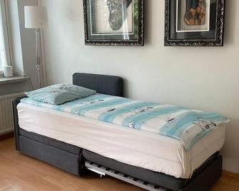 Peaceful Stay - Near Kaari Mall, 5 Min To Train - Helsinki - Habitación