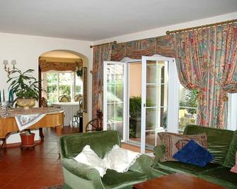 Swiss B&b La Tartaruga - Massa e Cozzile - Living room