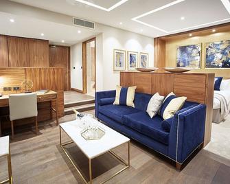 The Hotel at Mill Farm - Kirkham - Living room