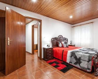 Holiday house Vila Marim for 1 - 4 persons with 2 bedrooms - Holiday home - Mesao Frio - Chambre