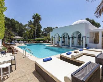 Spacious Seafront Villa with Pool 10+ Guests - walk to beaches - majestic views - Santa Eulària des Riu - Pool