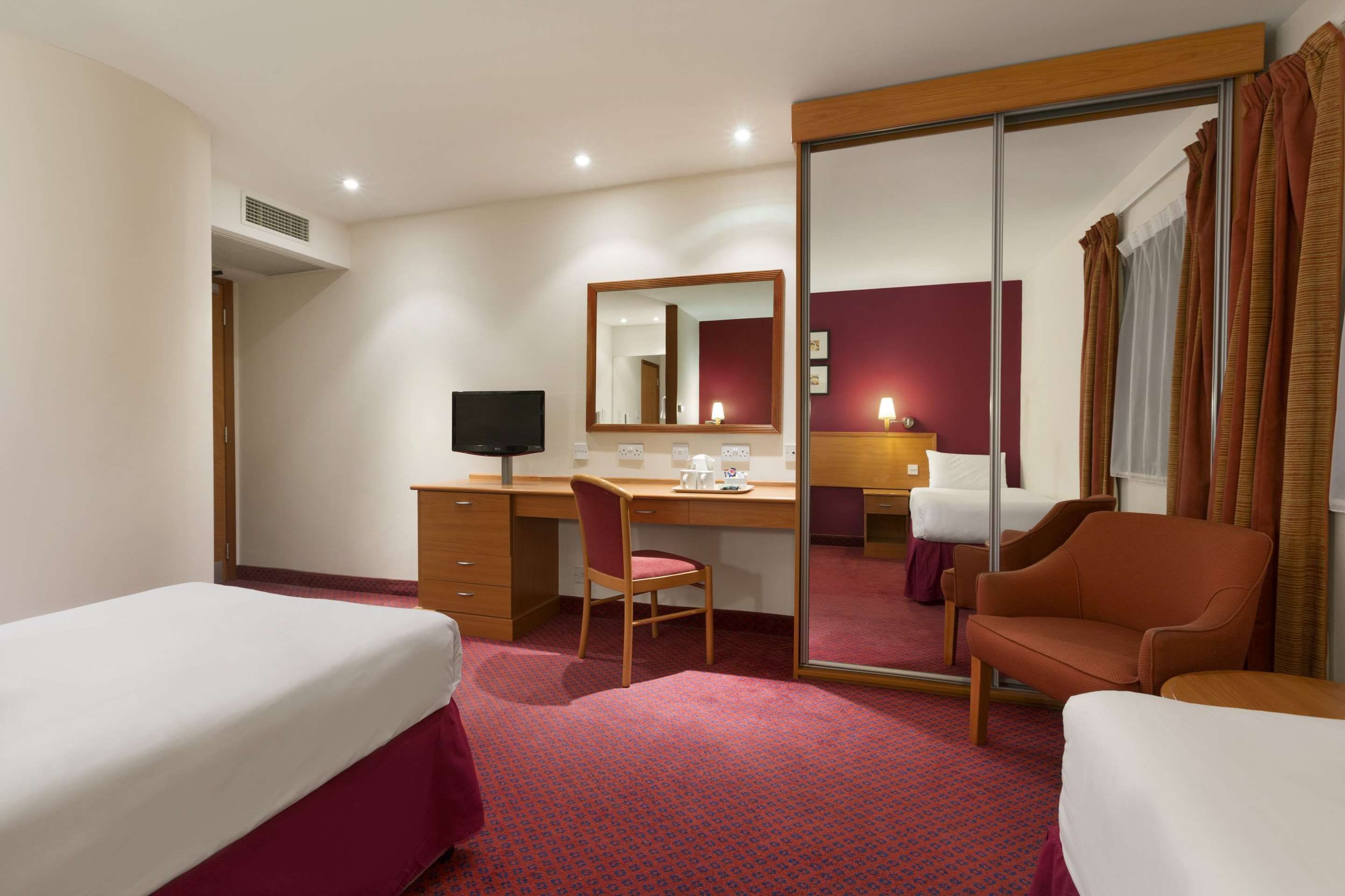 دايز إن باي ويندام ستيفيناج نورث