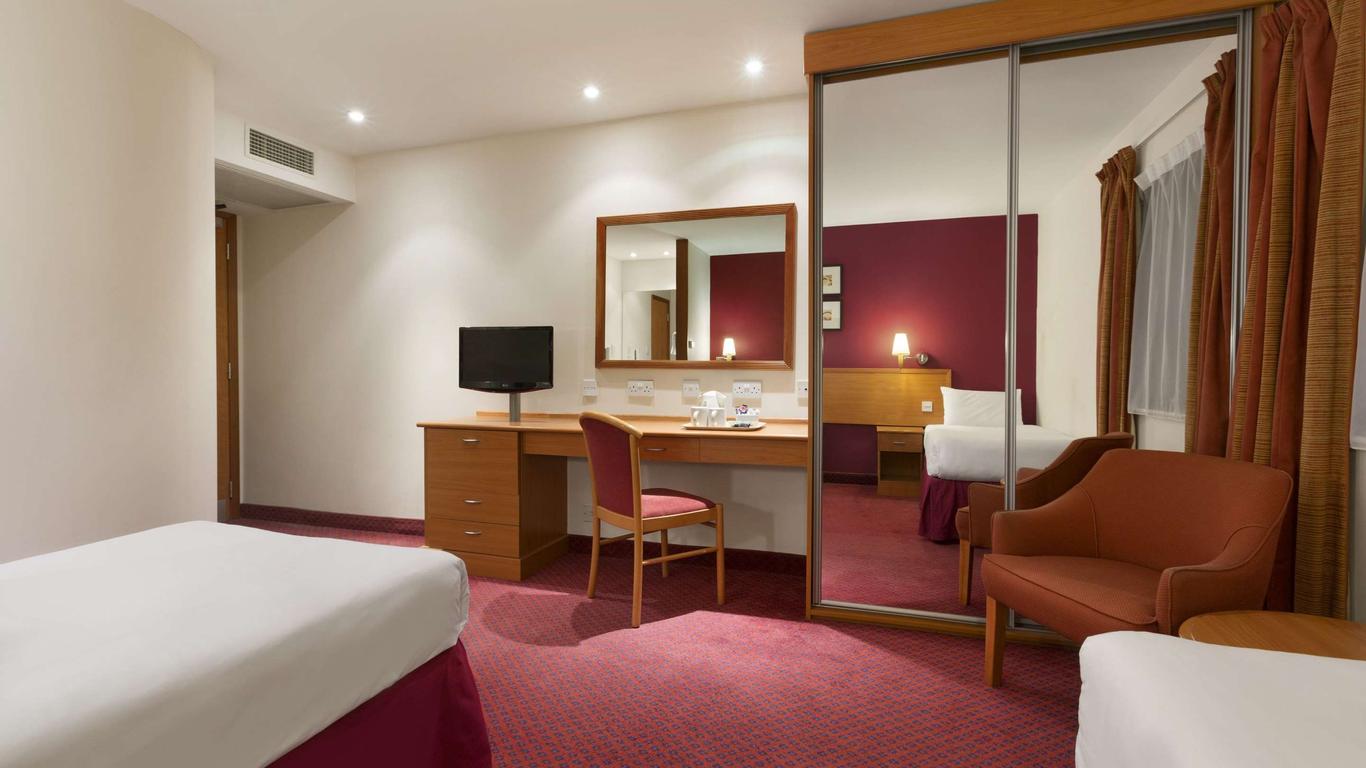 دايز إن باي ويندام ستيفيناج نورث