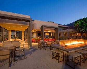 Hilton Palm Springs - פאלם ספירנגס - בניין