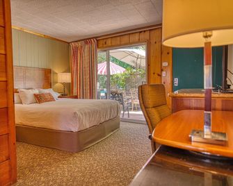 Piazzas Pine Cone Inn - Kernville - Bedroom