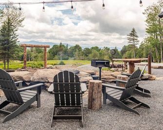 The Greylock Cabin - Florida - Patio