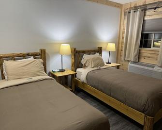Kootenai Valley Motel - Bonners Ferry - Bedroom