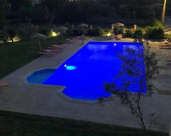 Mythos apts rentit - Magoulades - Pool