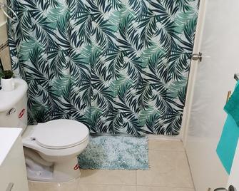 Montego Bay Home Close To Resort Area An - Bahía Montego - Baño