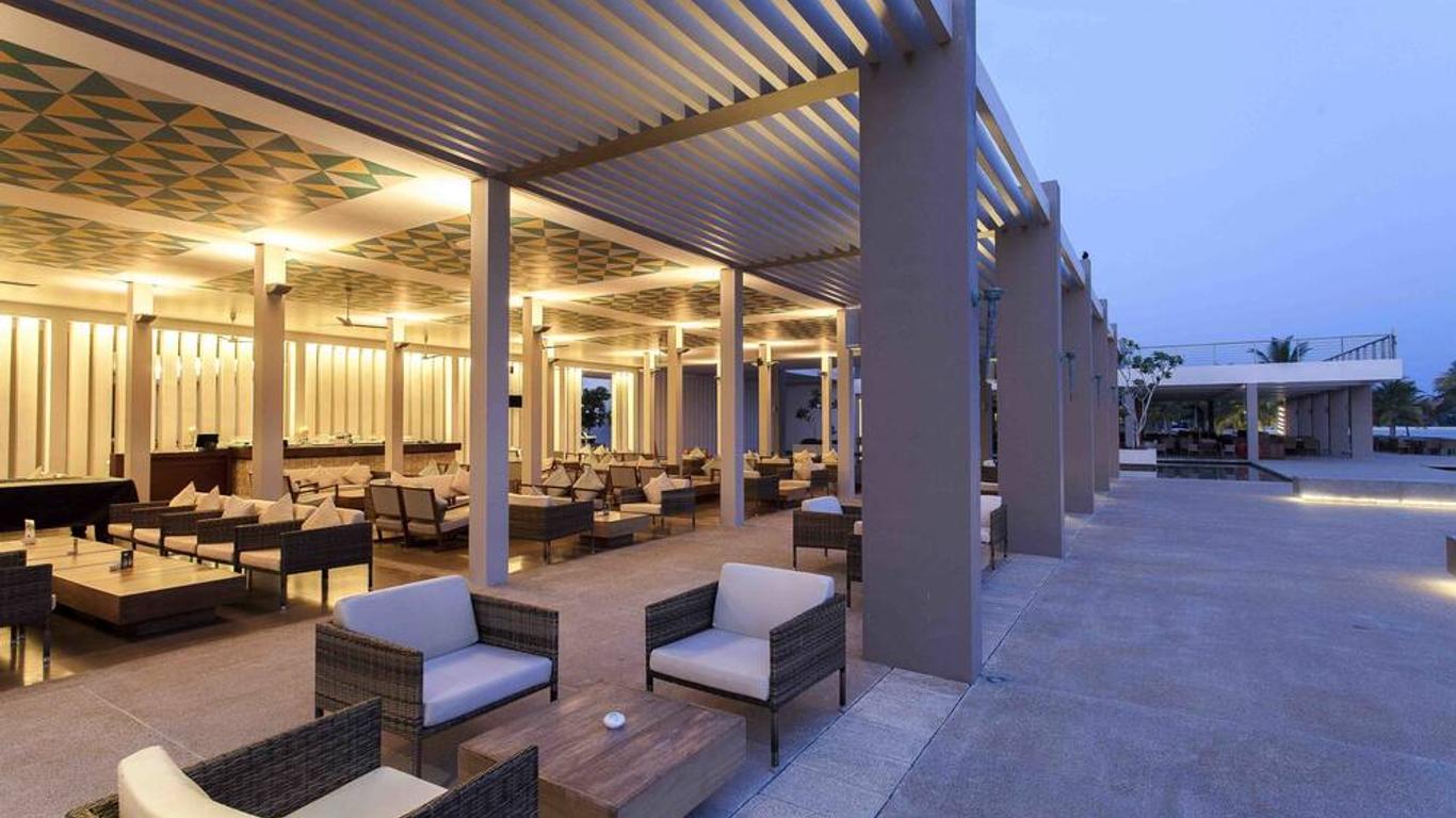 Amaya Beach Passikudah