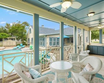 Magnolia Cottage - Rockport - Balcony