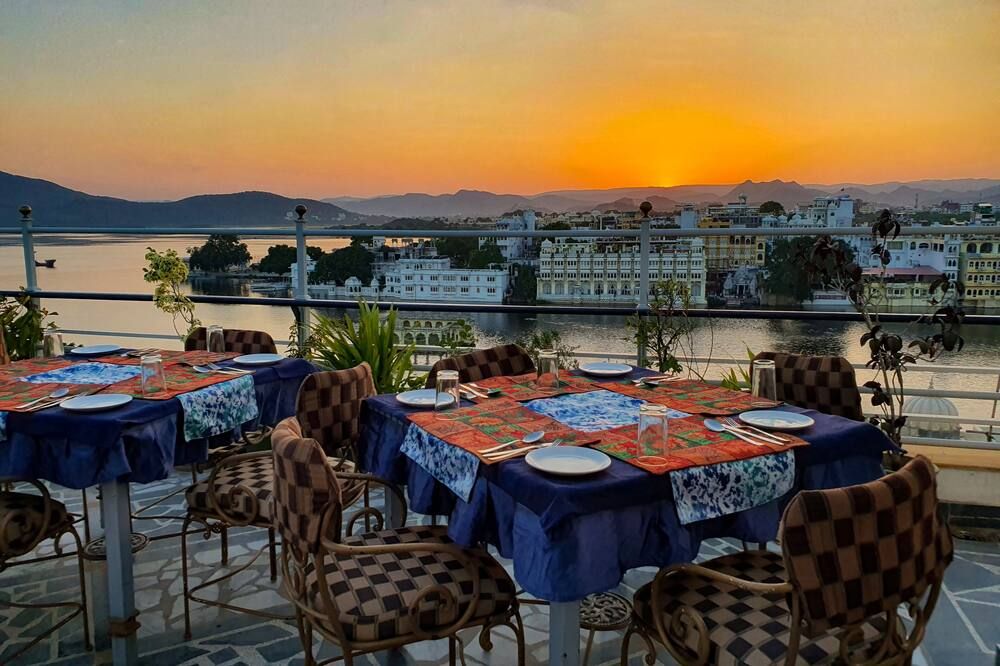 Hotel Mewar Haveli - At Lake Pichola - אודאיפור - מרפסת