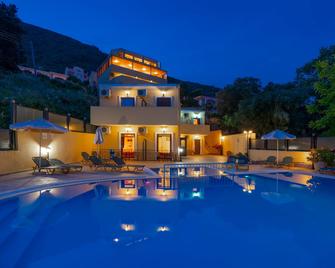 Corfu Secret Hotel - Ipsos - Pool