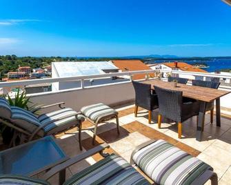 Peaceful apartment with beautiful view - Hvar - Balcon