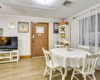 2 Mi to Nicholls State University: Home w/ Yard - Thibodaux - Comedor
