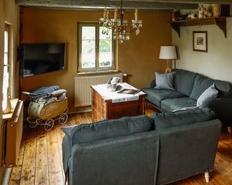 Gänsetrappe - romantic dreamy holiday home with land for single use - Ballenstedt - Wohnzimmer