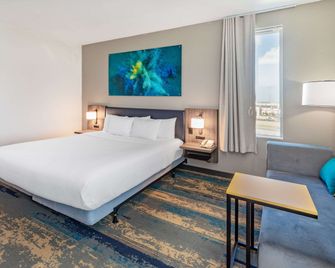 لا كينتا إن آند سويتس باي ويندام جالفيستون نورث ت آي-45 - جالفيستون - غرفة نوم