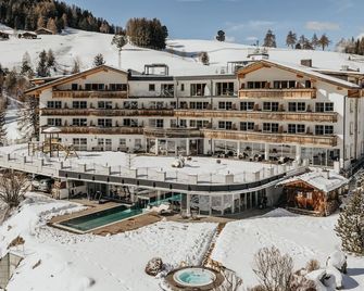 Hotel Scherlin - Ortisei - Building