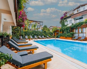 Ten Apart Hotel - Fethiye - Pool