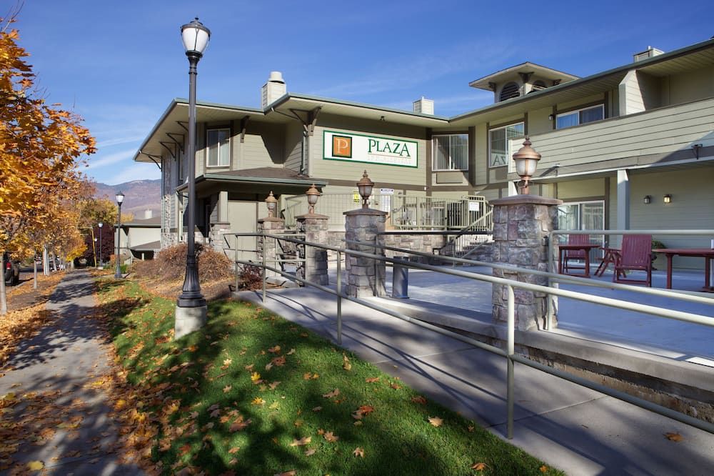 Plaza Inn & Suites at Ashland Creek - אשלנד - בניין