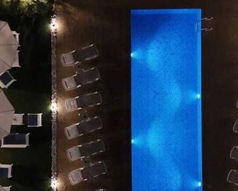 Mateus Hotel & Pool - Jounieh - Piscina