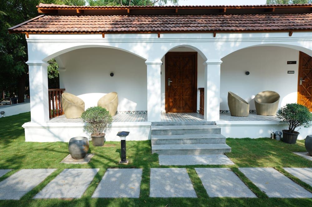 Brown Town Resort & Spa - Hyderabad