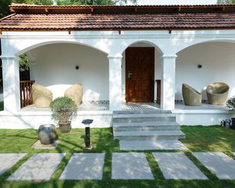 Brown Town Resort & Spa - Hyderabad