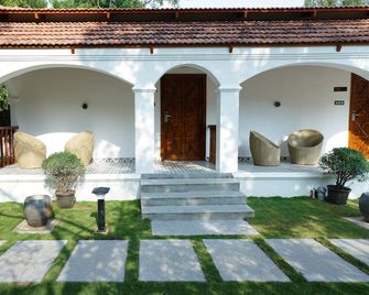 Brown Town Resort & Spa - Hyderabad