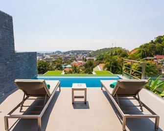 Baan Saint-Tropez Seaview Villas Kata Beach - Karon - Balcony