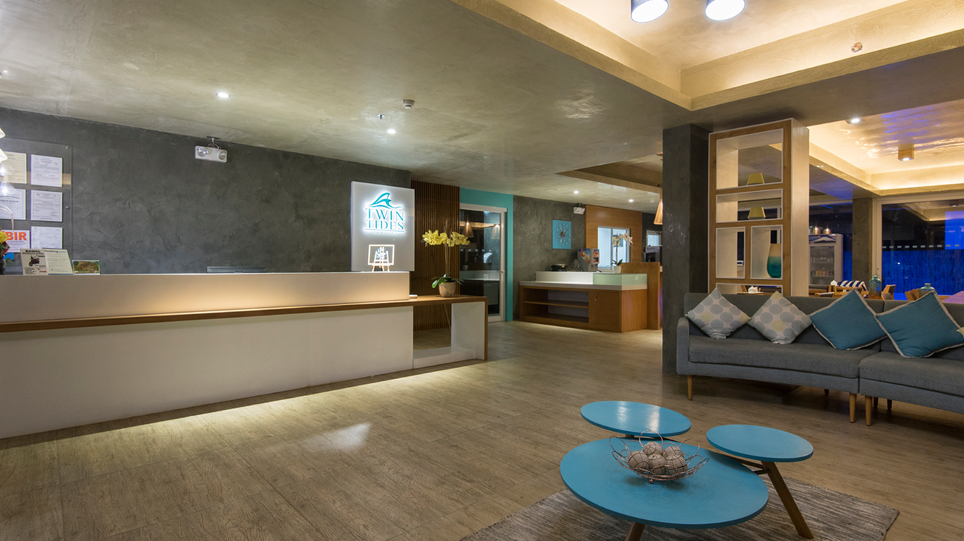 Twin Tides Resort