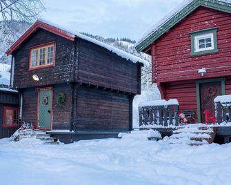 Cozy Cabin Retreat in Scenic Valley, E6 south of Trondheim - Støren