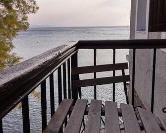 Olive Press Hotel - Míthymna - Balkón