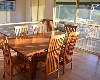 Amberlee House - bring your own linen - South West Rocks - Essbereich