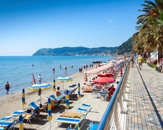 Ca Di Mamma - Alassio - Beach