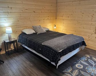 Atv Trailcamp: Barnum's Camp-- Just Seconds From The Hmt Pocahontas Trailhead! - Bramwell - Camera da letto