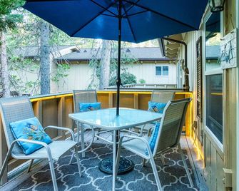1 Mi to Diamond Peak Ski Resort: Condo w/ Pool - Incline Village - Balcony