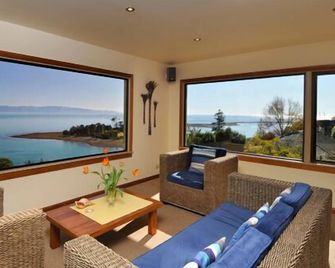 The Wheelhouse Inn - Nelson - Balcony