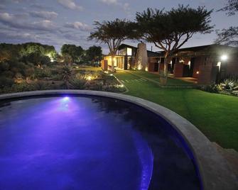 Liedjiesbos Urban Olive Farm - Bloemfontein - Pool