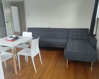 3 بد روم هاوس - أوكلاند - غرفة معيشة