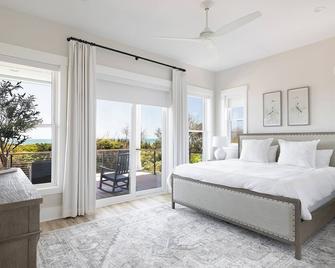 Salt & Light, Oceanfront House in Indian Beach, NC! - Indian Beach - Bedroom