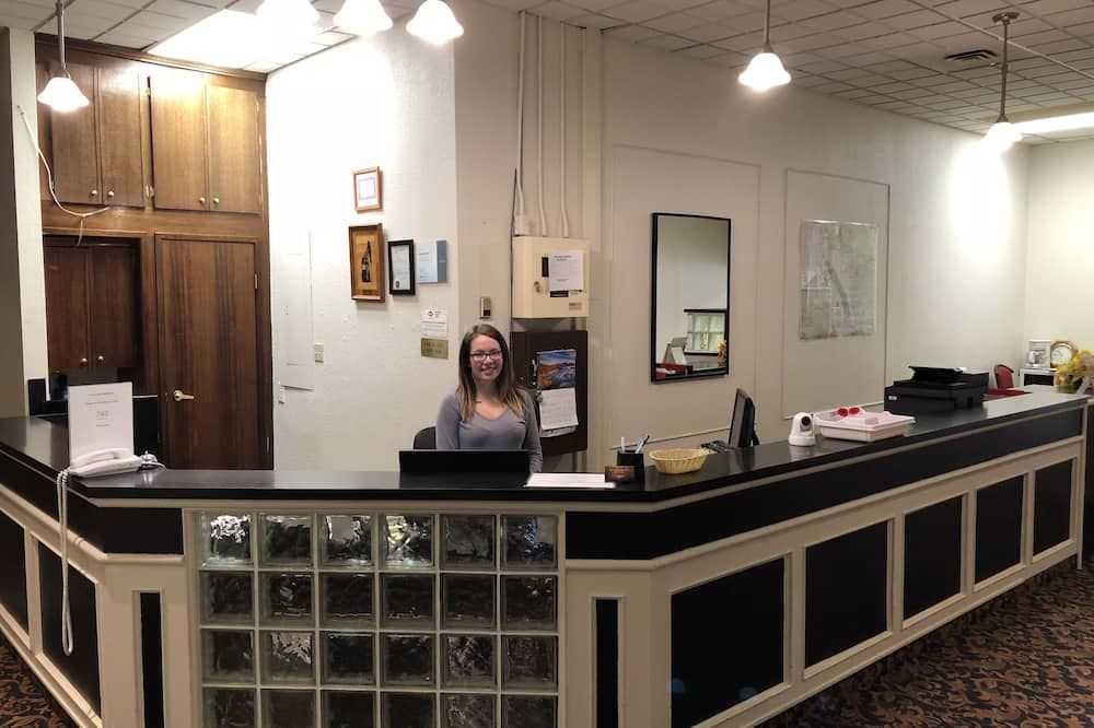 Westwind Motor Inn - Drayton Valley - Rezeption